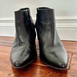 Paul Green 7.5 Sleek Black Leather Ankle Booties